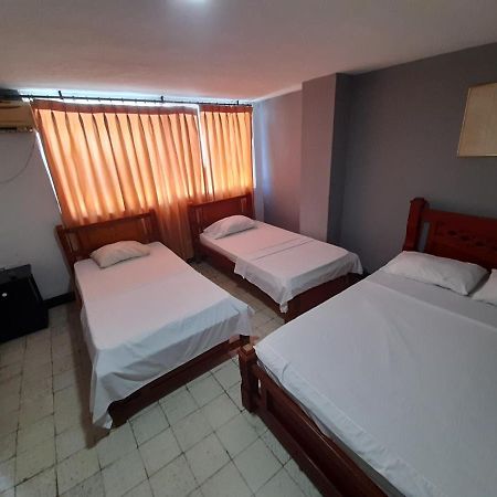 Hotel Villa Mar Centro ซันตามาร์ตา ภายนอก รูปภาพ
